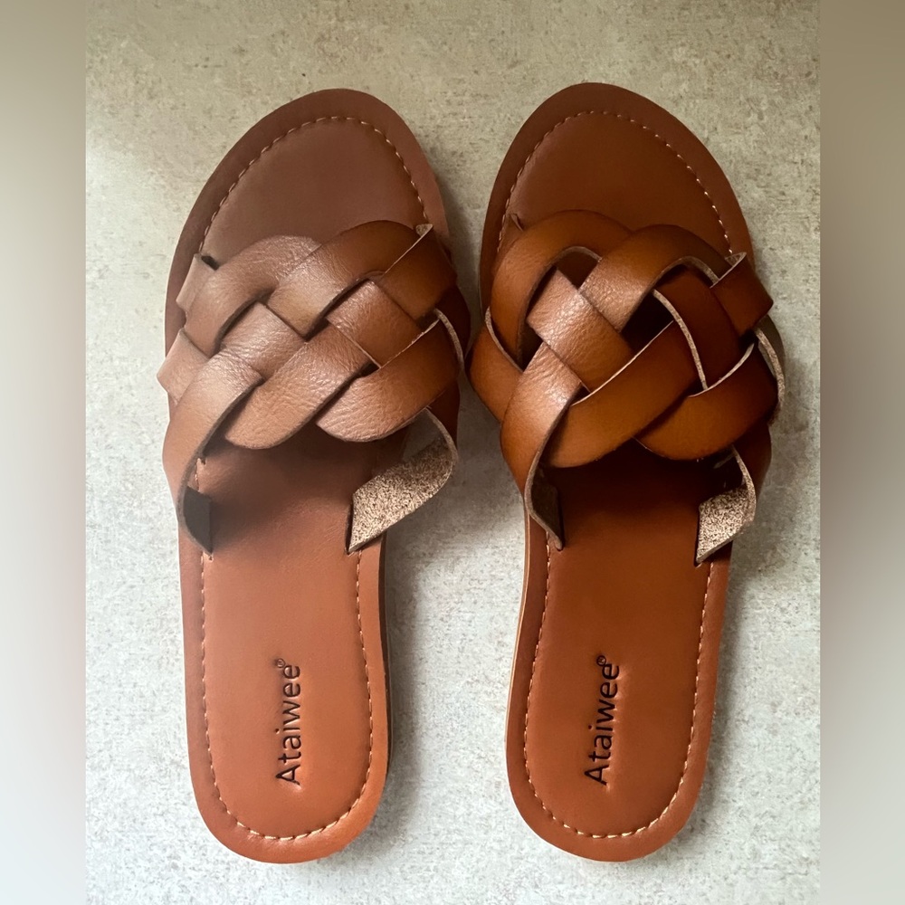 Women’s s Ataiwee Slide Sandals - Criss Cross  Open Toe Vegan Leather Slip-on